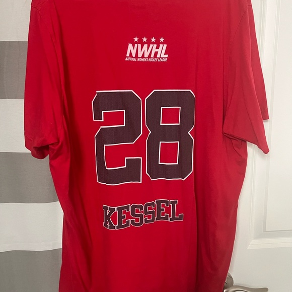 Red Metropolitan Riveters T-Shirt - Picture 3 of 3